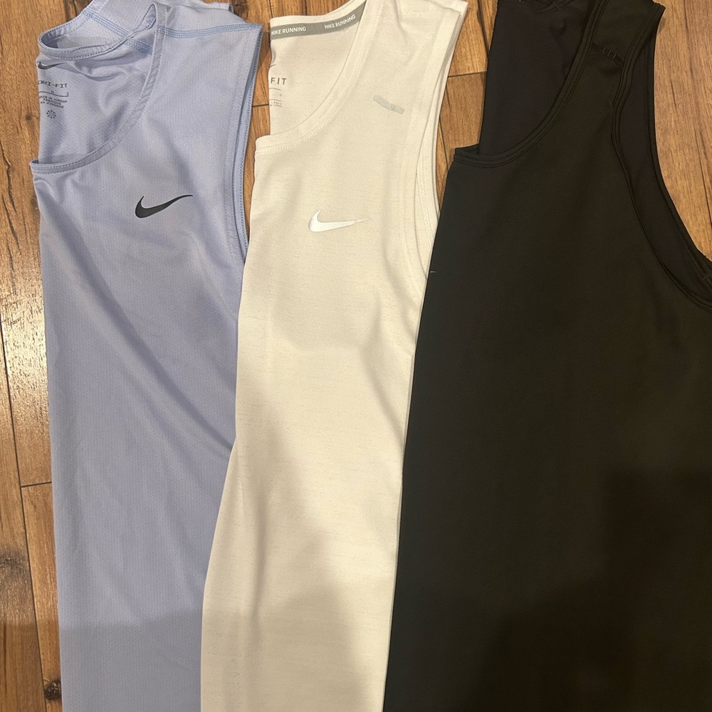 Men’s nike tank top bundle (3)